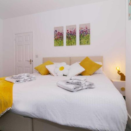 Rydal House 2 Bedroom House With Upstairs Bathroom Newton-le-Willows Szoba fotó