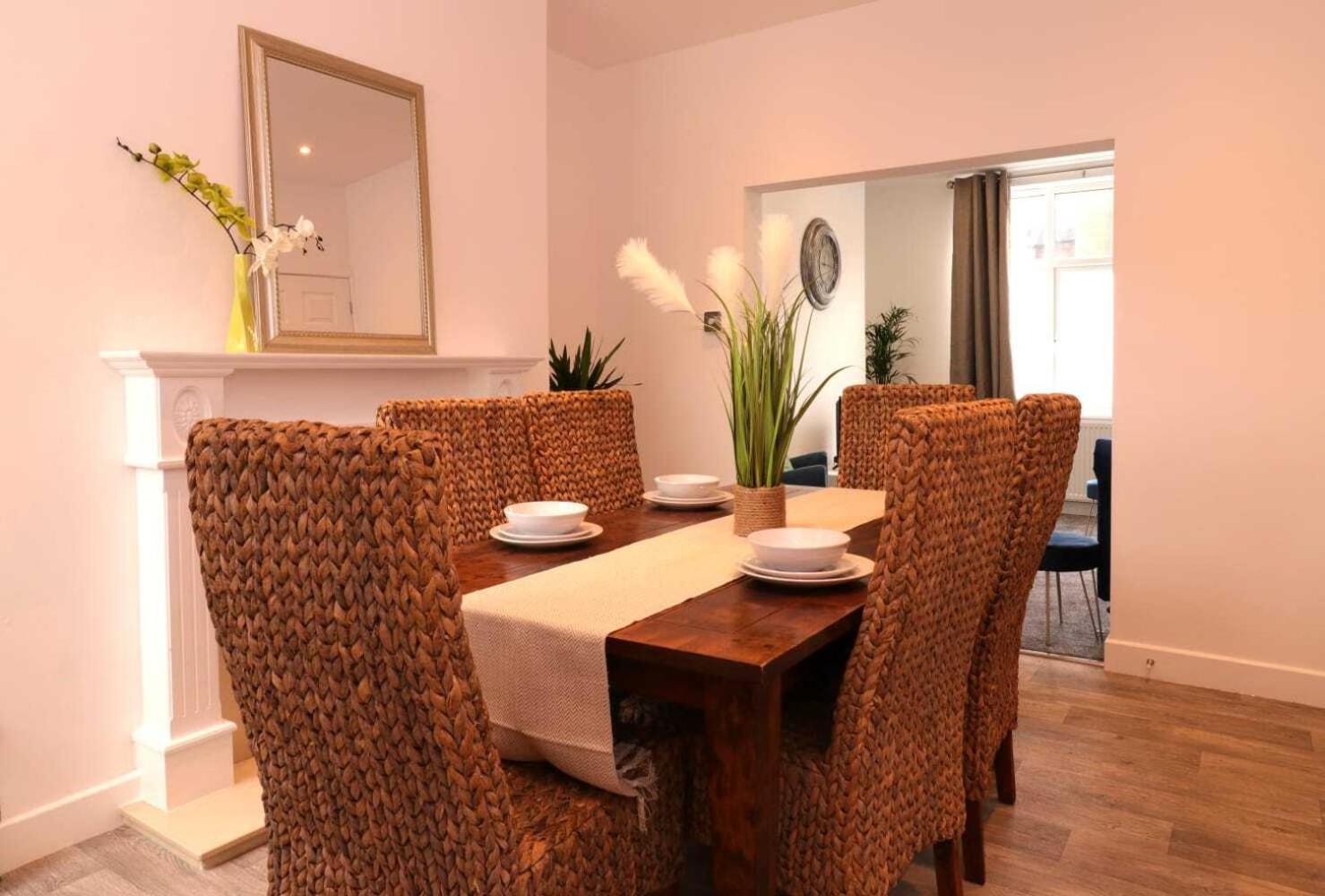 Rydal House 2 Bedroom House With Upstairs Bathroom Newton-le-Willows Szoba fotó