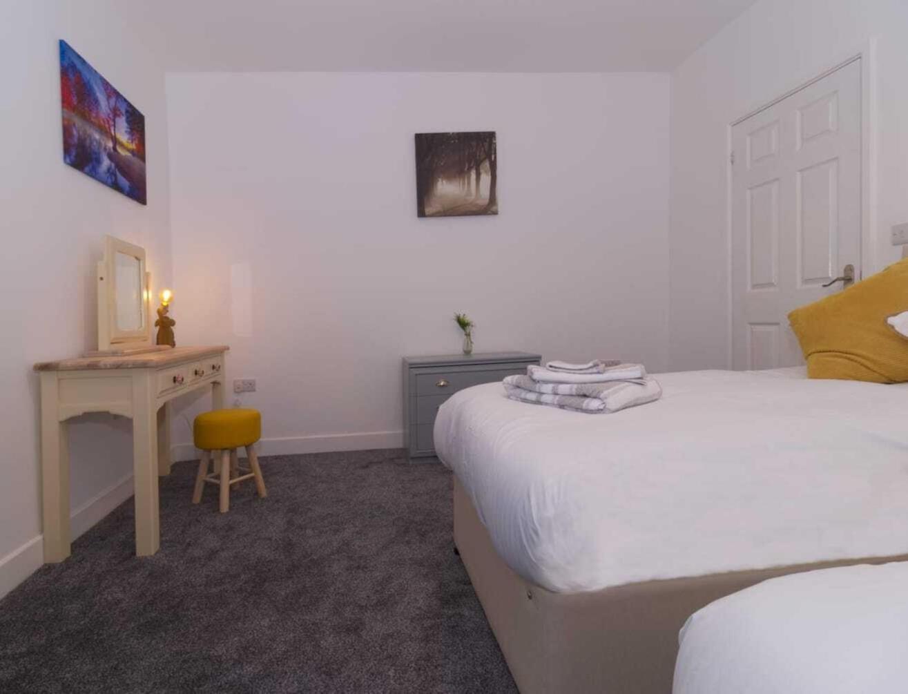 Rydal House 2 Bedroom House With Upstairs Bathroom Newton-le-Willows Szoba fotó